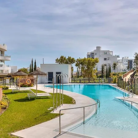 Beautiful Deluxe Garden Apartment Fuengirola