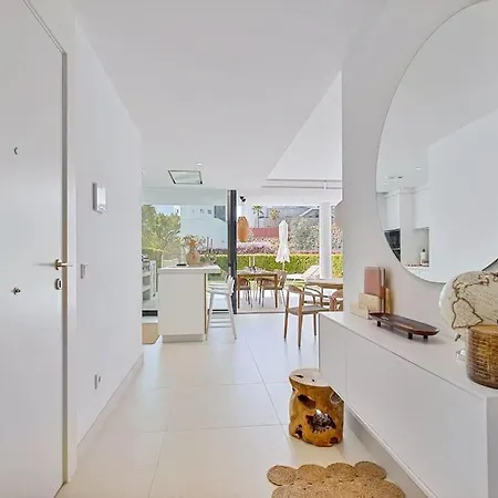 Apartment Beautiful Deluxe Garden *